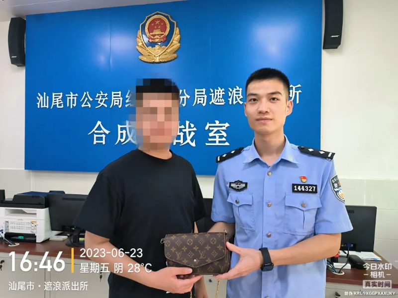 服务群众.jpg 图片