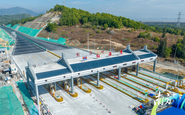 红海湾高速出口正式开通,迈入“高速时代”。 受访者供图 图片